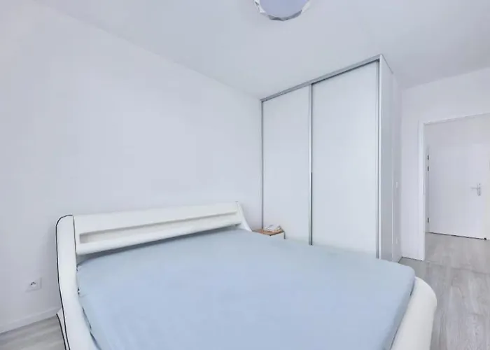 Family House * 니트라